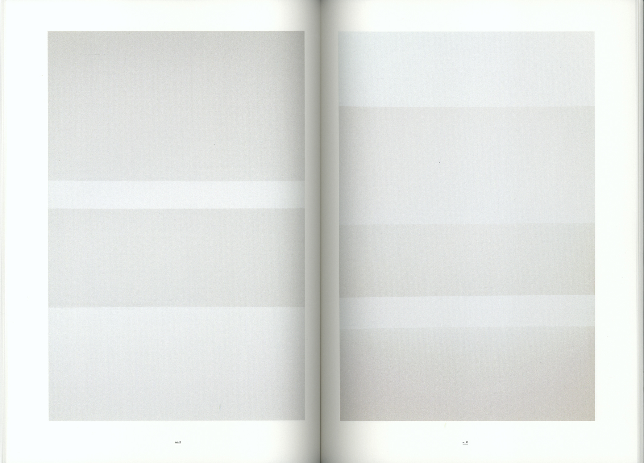 Right Angle　white next to white［image3］